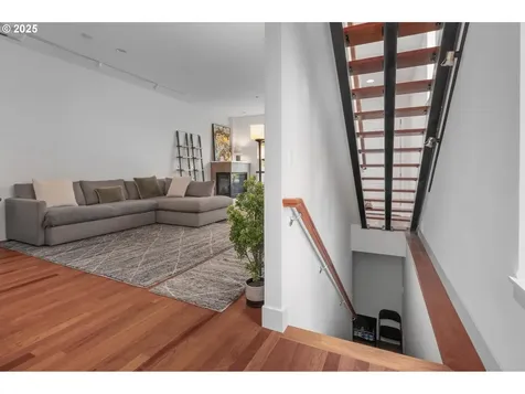 1634 NW Riverscape Street Portland OR 97209