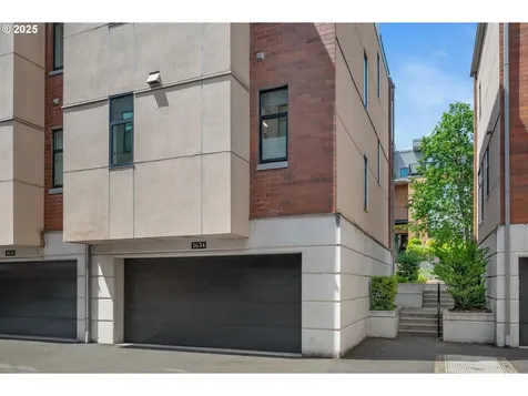 1634 NW Riverscape Street Portland OR 97209