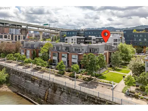 1634 NW Riverscape Street Portland OR 97209