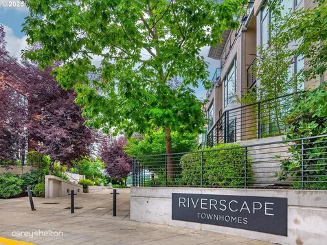 1634 NW Riverscape Street Portland OR 97209