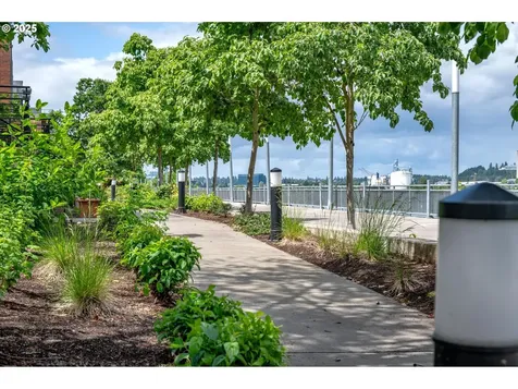 1634 NW Riverscape Street Portland OR 97209