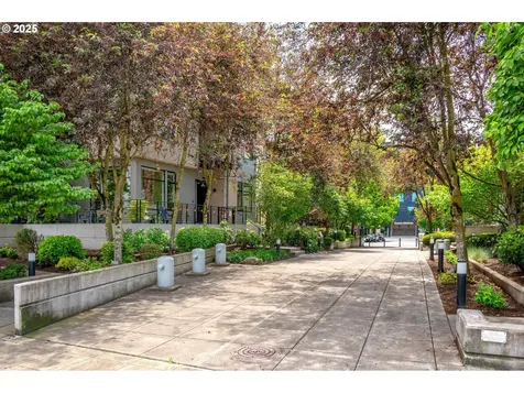 1634 NW Riverscape Street Portland OR 97209