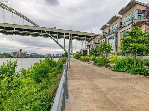 1634 NW Riverscape Street Portland OR 97209