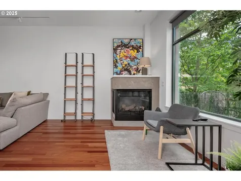 1634 NW Riverscape Street Portland OR 97209