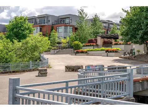 1634 NW Riverscape Street Portland OR 97209