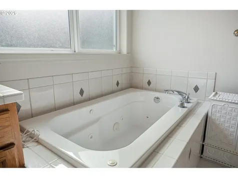 9024 SW 75th Avenue Portland OR 97223