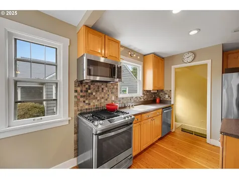 1802 NE 56th Avenue Portland OR 97213