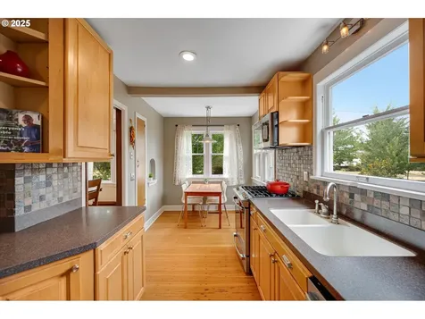 1802 NE 56th Avenue Portland OR 97213