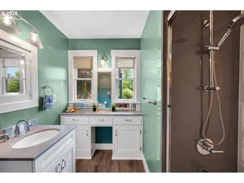 1802 NE 56th Avenue Portland OR 97213