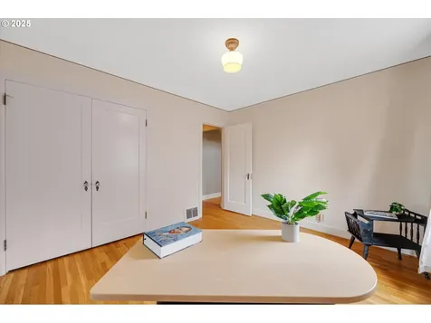 1802 NE 56th Avenue Portland OR 97213
