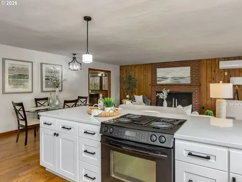 4585 SW Poplar Lane Portland OR 97225