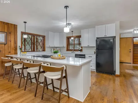 4585 SW Poplar Lane Portland OR 97225