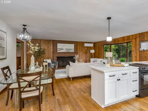 4585 SW Poplar Lane Portland OR 97225