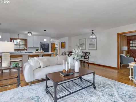 4585 SW Poplar Lane Portland OR 97225
