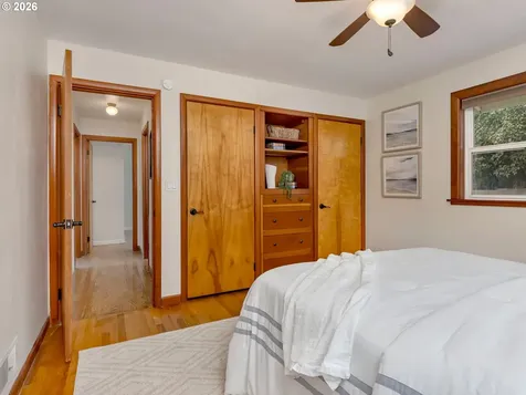 4585 SW Poplar Lane Portland OR 97225