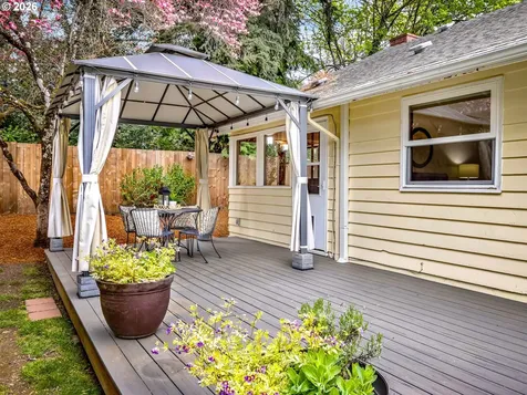 4585 SW Poplar Lane Portland OR 97225