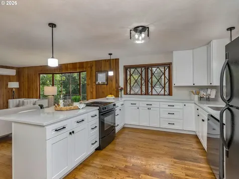 4585 SW Poplar Lane Portland OR 97225