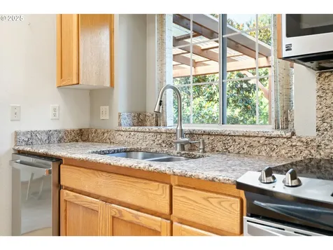 10105 SW 36th Court Portland OR 97219