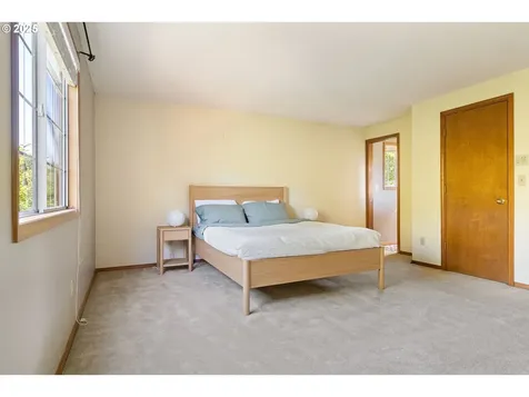 10105 SW 36th Court Portland OR 97219