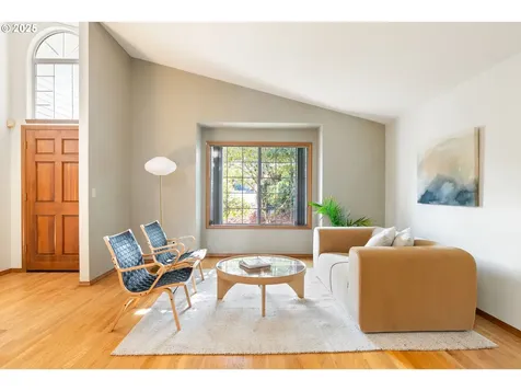 10105 SW 36th Court Portland OR 97219