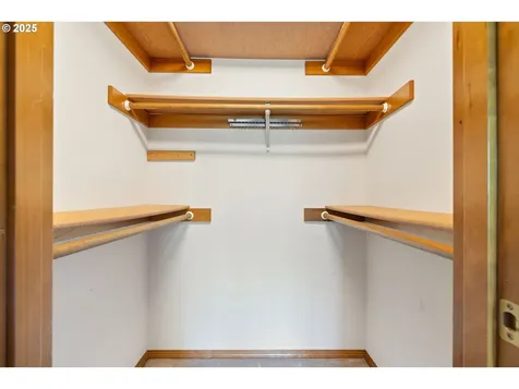 10105 SW 36th Court Portland OR 97219