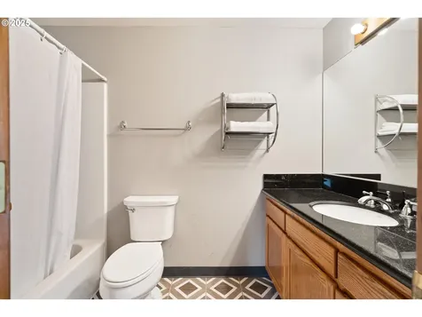 10105 SW 36th Court Portland OR 97219