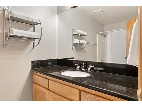 10105 SW 36th Court Portland OR 97219