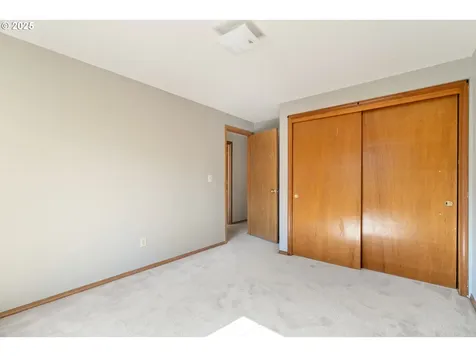 10105 SW 36th Court Portland OR 97219