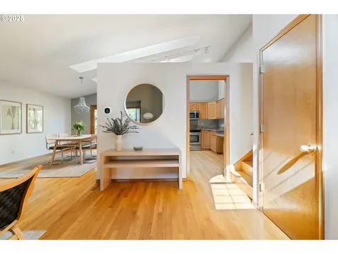 10105 SW 36th Court Portland OR 97219
