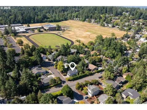 10105 SW 36th Court Portland OR 97219