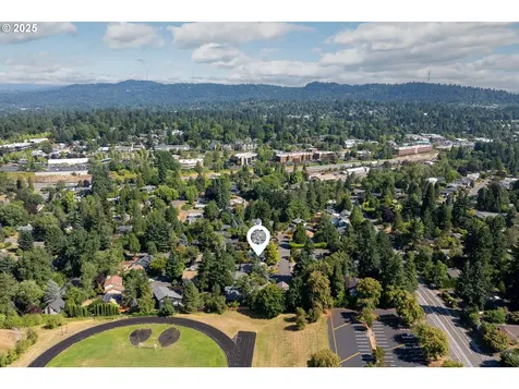 10105 SW 36th Court Portland OR 97219