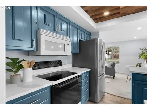 12170 SW Spring Court Portland OR 97225