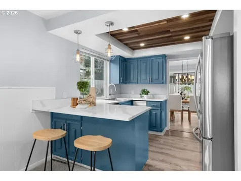 12170 SW Spring Court Portland OR 97225