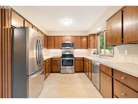 6001 SW Texas Court Portland OR 97219