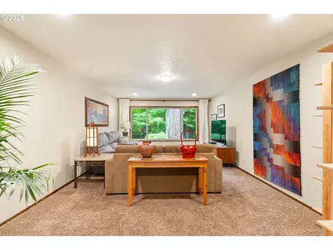6001 SW Texas Court Portland OR 97219