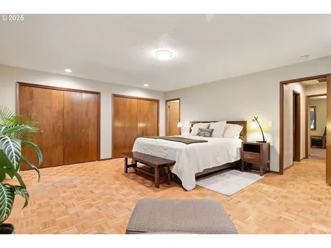 6001 SW Texas Court Portland OR 97219