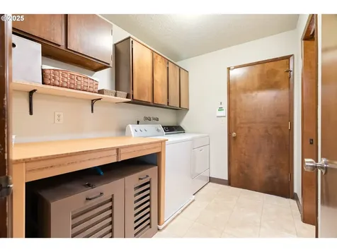 6001 SW Texas Court Portland OR 97219