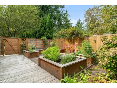 6001 SW Texas Court Portland OR 97219
