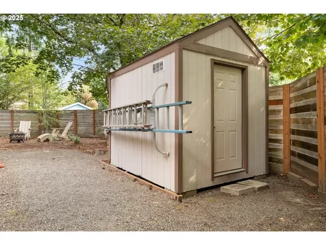 6001 SW Texas Court Portland OR 97219