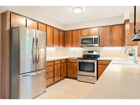 6001 SW Texas Court Portland OR 97219