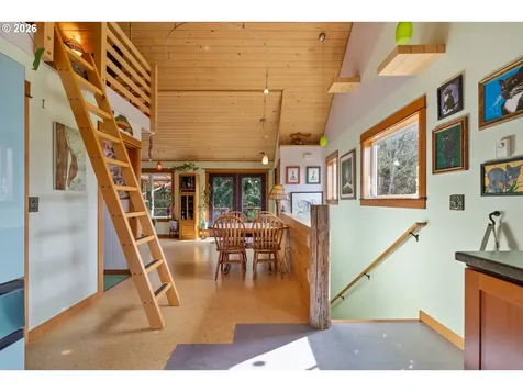 1055 Phelps Street Tillamook OR 97141