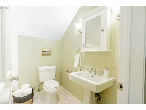 3725 SE Martins Street Portland OR 97202
