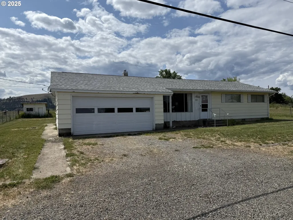 1080 Palmer Junction Road Elgin OR 97827