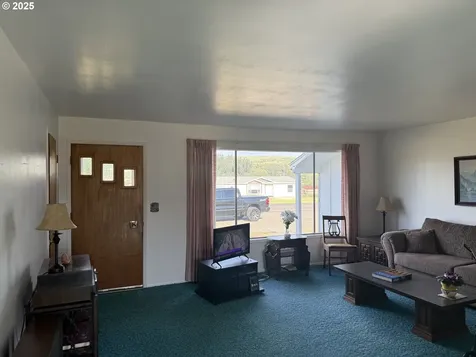 1080 Palmer Junction Road Elgin OR 97827