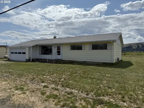 1080 Palmer Junction Road Elgin OR 97827