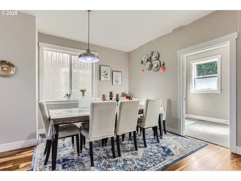 3768 NW Unrath Place Portland OR 97229