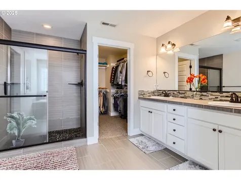 3768 NW Unrath Place Portland OR 97229