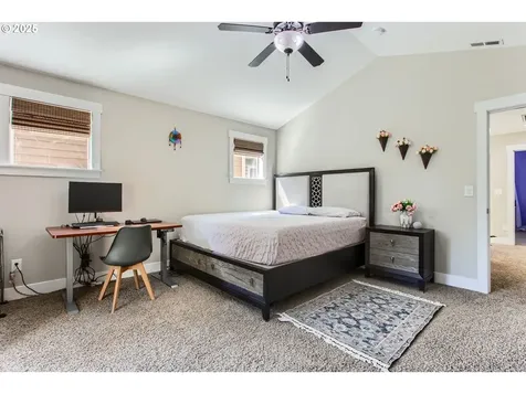 3768 NW Unrath Place Portland OR 97229