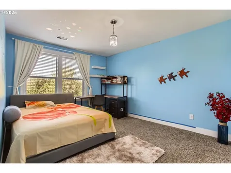 3768 NW Unrath Place Portland OR 97229