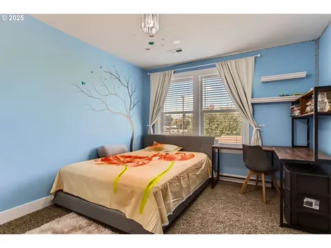 3768 NW Unrath Place Portland OR 97229
